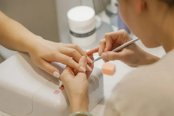 UV-Nägel selber machen