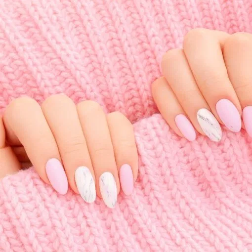 Hybrid-Maniküre zu Hause